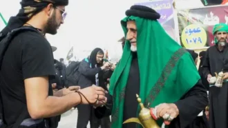 پذیرایی از زوار امام حسین علیه السلام با قهوه عراقی