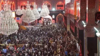 نمایی از حضور زوار در حرم ارباب