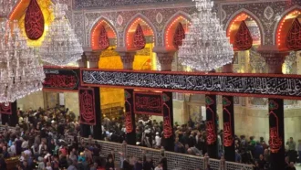 خیل مشتاقان زیارت در حرم آقا
