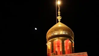 نمایی نزدیک از مناره حرم امام حسین (علیه السلام)