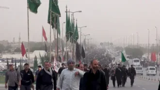 زائرین حسینی در مسیر کربلا