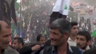نمایی از ازدحام زوار در مسیر کربلا