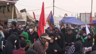 نمایی از حضور زوار امام حسین علیه السلام در پیاده روی اربعین