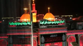 شلوغی جمعیت در بین الحرمین، در نزدیکی ورودی حرم امام حسین (علیه السلام)